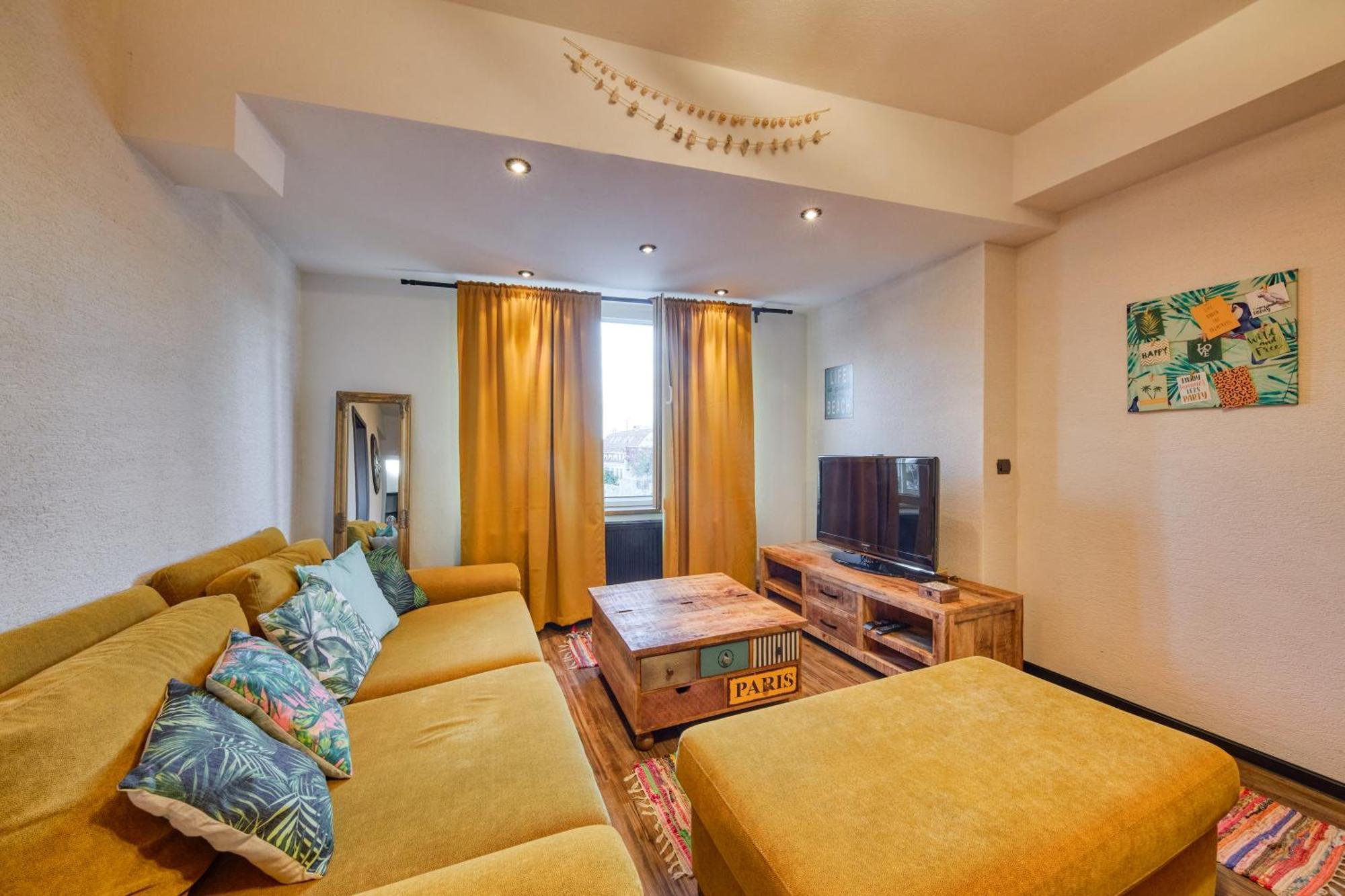 Mahalo Apartment Bratislava Luaran gambar